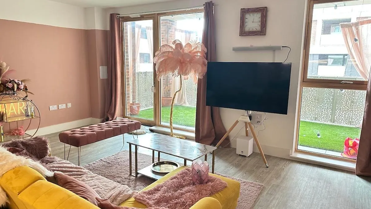 Apartment The Pink Perfect Place Abbey Wood